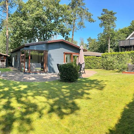 Topparken Veluwe Chalet: Private Garden Retreat in Beekbergen Exterior photo